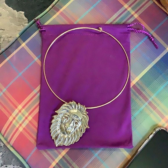 Leo Choker Necklace - Picture 3 of 3